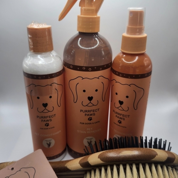 Bath & Body Works Other - Bath & Body Works Purrfect Paws for Dogs & Cats GIFT SET! Pamper those Pets! NEW
